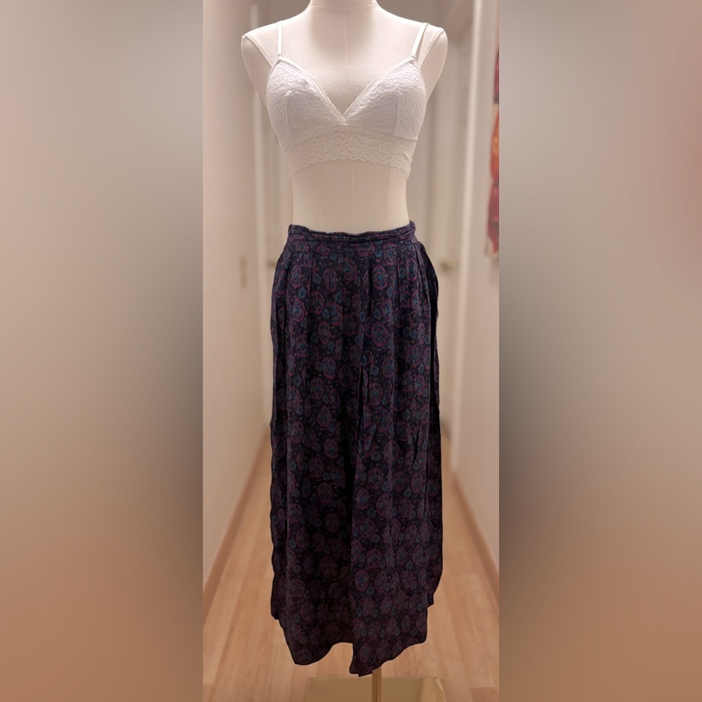 Lee Winter purple pattern mid length skirt sz M